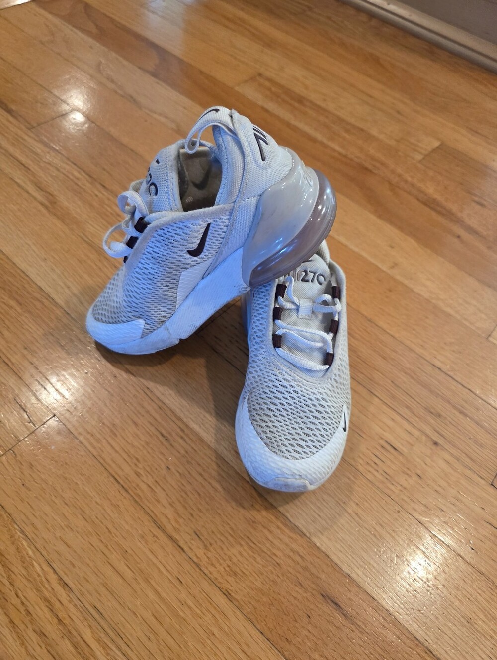 Nike Air Max 270 Size 11C Sneakers White/Burgundy Crush